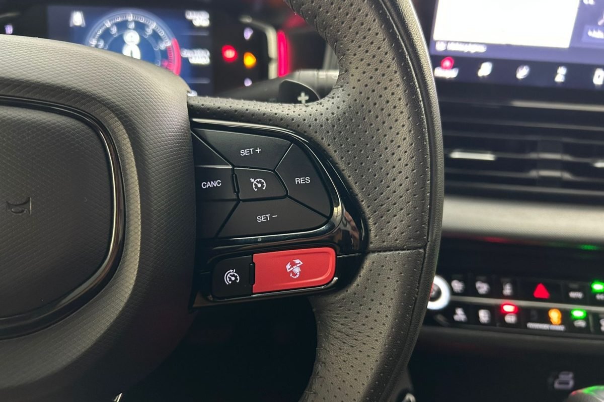 WhatsApp Image 2025-11-19 at 16.41.37 (2)